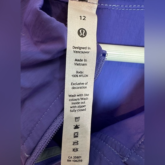 lululemon athletica Women's anorak in purple and Gray - Picture 6 of 11